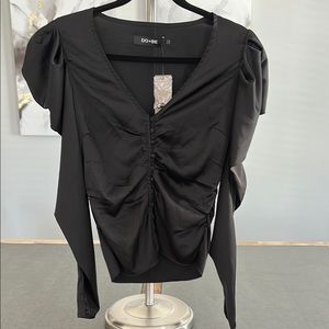 DO+BE Black Ruched Blouse with Elegant Long Sleeves